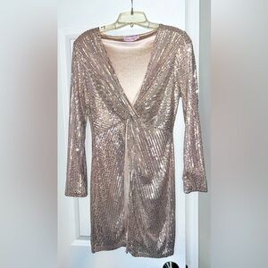 Festive sequined cocktail dress. Champagne color, size S. V-neck, above knee